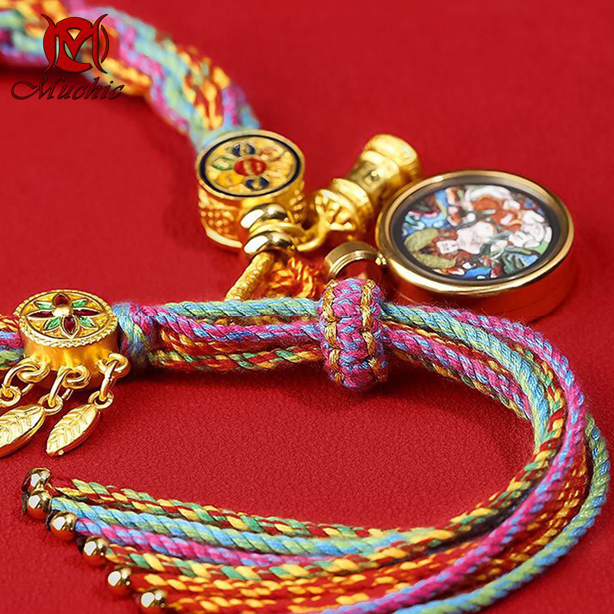 Chinese craftsmen carefully craft Tibetan thangka amulet bracelets(duty free)