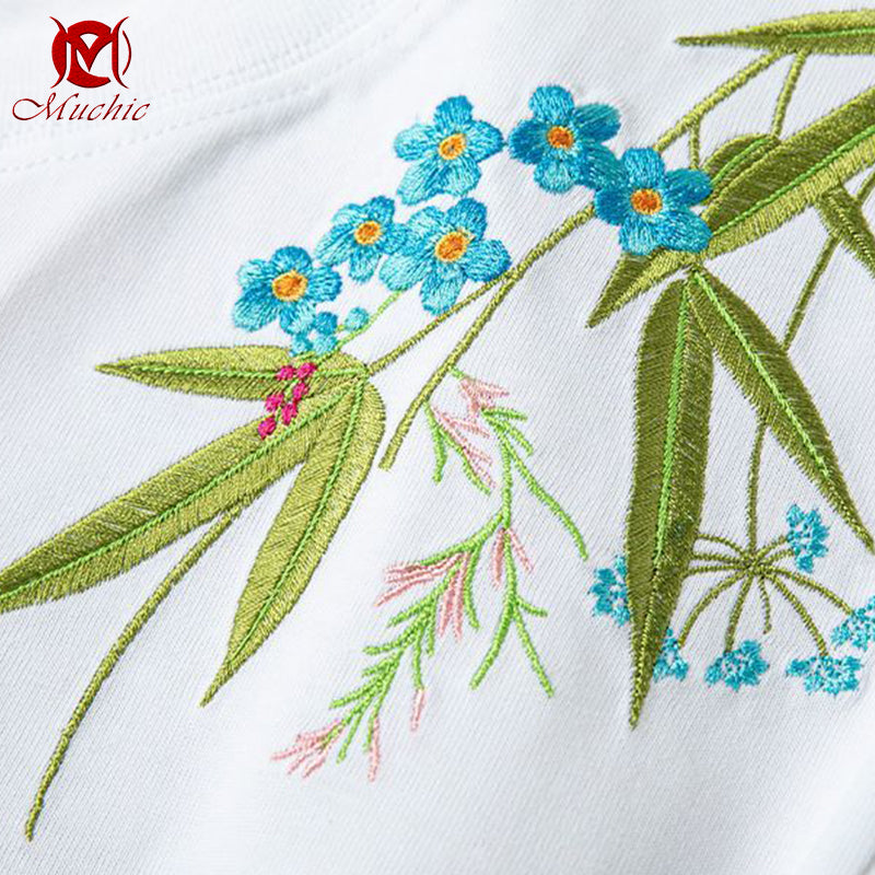 Unisex Intangible Cultural Heritag Flowers Embroidery T-shirt(Hand Embroidered) (Duty Free)