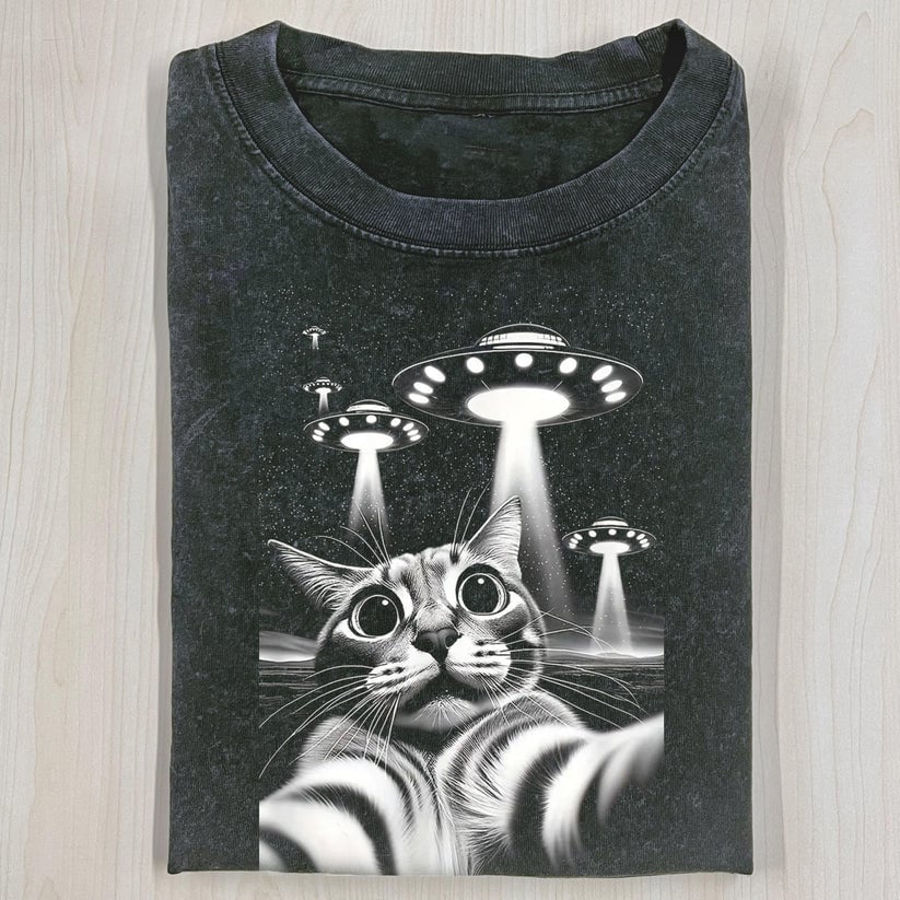 CAT SELFIES AND UFOS T-SHIRT