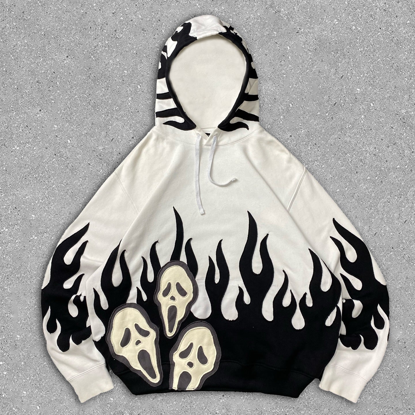 Muchic Contrast skull hoodie